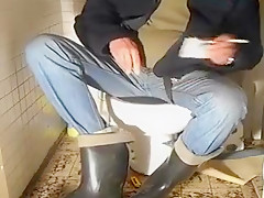 Nlboots toilet visit piss jeans...